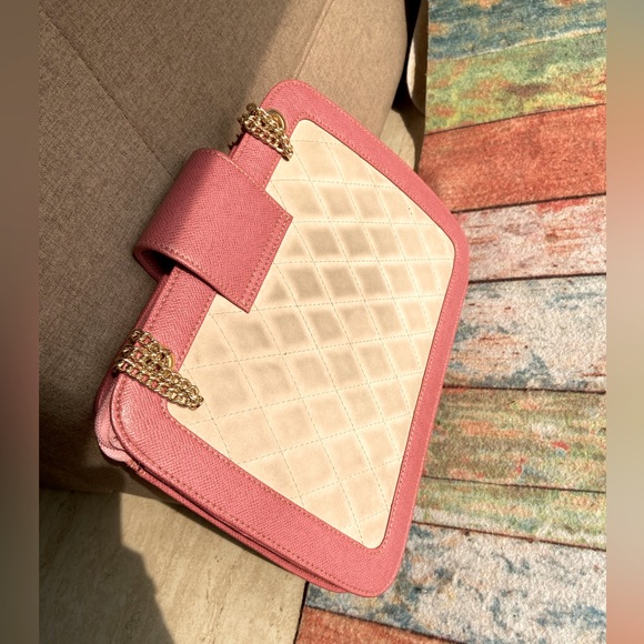 Pink/Cream PU leather sling Bag with Gold chain - Picture 2 of 3